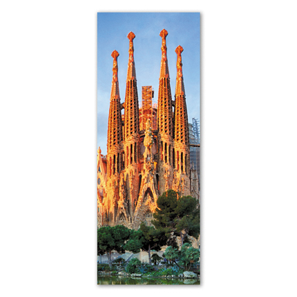 Υφασμάτινο αυτοκόλλητο ψυγείου που απεικονίζει τον καθεδρικό ναό  La Sagrada Familia στην Βαρκελώνη.Είναι ανθεκτικό και κολλάει και ξεκολλάει εύκολα.Μπορείτε να μας ζητήσετε να εκτυπωθεί σε όποιες διαστάσεις θέλετε. Το θέμα προσαρμόζεται αναλογικά στις διαστάσεις που θέλετε.Το παράδειγμα που παρουσιάζουμε στην απομονωμένη εικόνα του θέματος αφορά ψυγείο με διαστάσεις 75cm πλάτος x 200cm ύψος.