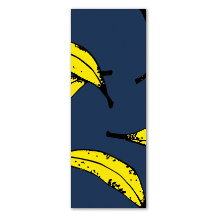 Υφασμάτινο αυτοκόλλητο ψυγείου που απεικονίζει σε σχέδιο με κίτρινες μπανάνεςσε σκούρο μπλε φόντο.Είναι ανθεκτικό και κολλάει και ξεκολλάει εύκολα.Μπορείτε να μας ζητήσετε να εκτυπωθεί σε όποιες διαστάσεις θέλετε. Το θέμα προσαρμόζεται αναλογικά στις διαστάσεις που θέλετε.Το παράδειγμα που παρουσιάζουμε στην απομονωμένη εικόνα του θέματος αφορά ψυγείο με διαστάσεις 75cm πλάτος x 200cm ύψος.