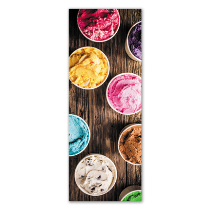 Υφασμάτινο αυτοκόλλητο ψυγείου που απεικονίζει διάφορα μπολ παγωτού με διάφορες γεύσεις σε σκούρο ξύλινο χρώμα.Είναι ανθεκτικό και κολλάει και ξεκολλάει εύκολα.Μπορείτε να μας ζητήσετε να εκτυπωθεί σε όποιες διαστάσεις θέλετε. Το θέμα προσαρμόζεται αναλογικά στις διαστάσεις που θέλετε.Το παράδειγμα που παρουσιάζουμε στην απομονωμένη εικόνα του θέματος αφορά ψυγείο με διαστάσεις 75cm πλάτος x 200cm ύψος.